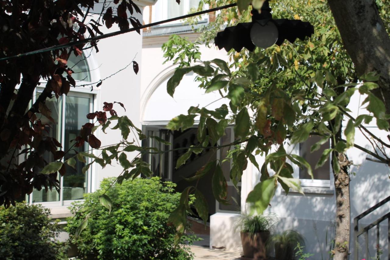 Maison Lia, Ex Pasteur ชาลงส์-อ็อง-ชองปาญ ภายนอก รูปภาพ